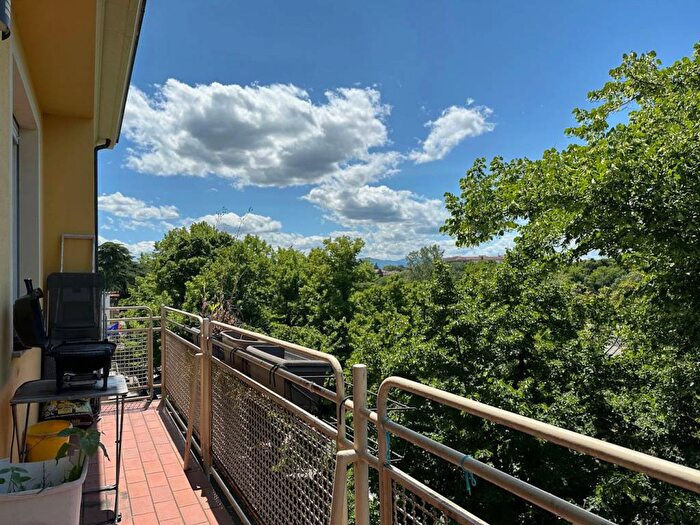 Casa quadrilocale in affitto in Viale F e G L Basetti, Centro Storico, Parma