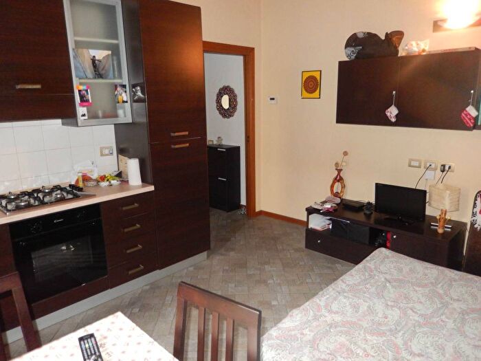 Appartamento monolocale in affitto in Viale Nazario Sauro, Isola, Milano