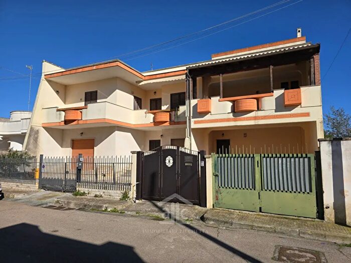 Appartamento con 5 locali in vendita in Via Salvo dAcquisto, Sternatia