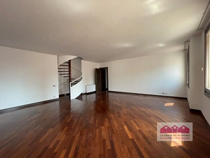 Appartamento quadrilocale in affitto in Contrà Cavour, Vicenza