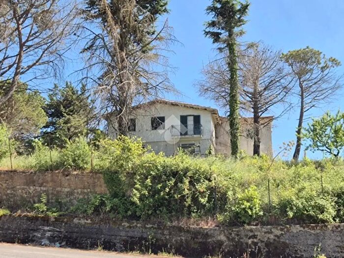 Casa con 10 locali in vendita in Contrada Strasatto, Monreale