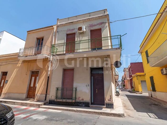 Casa in vendita in Via Francesco Azzolini, Avola