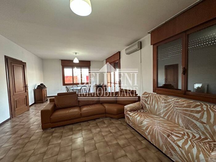 Appartamento quadrilocale in affitto in Via del Lavoro, Ferrovieri SantAgostino, Vicenza