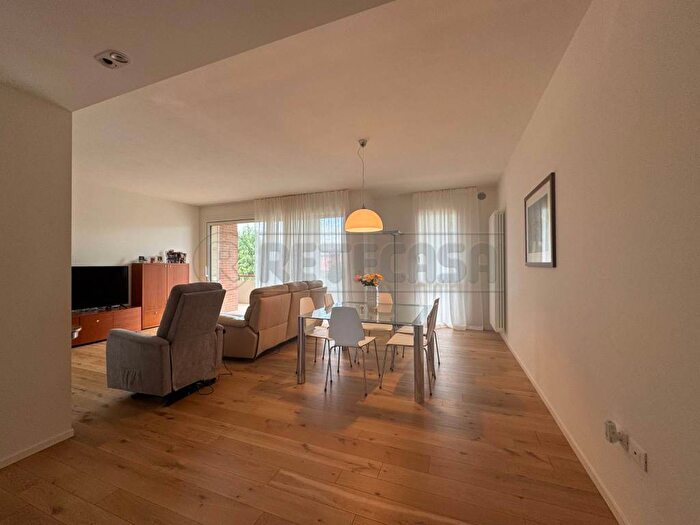 Appartamento con 5 locali in affitto in Centro, Bassano del Grappa