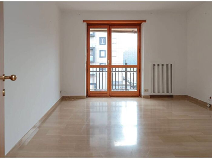 Appartamento trilocale in affitto in Via Podgora, Lingotto, Torino