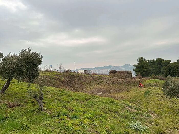 Casa trilocale in vendita in Via Davanzali, Ancona