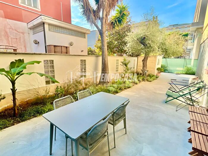 Appartamento con 5 locali in vendita in Via Luigi Settembrini, Pescara