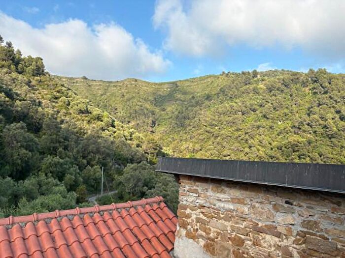 Casa con 6 locali in vendita in Frazione Balloi, Camporosso
