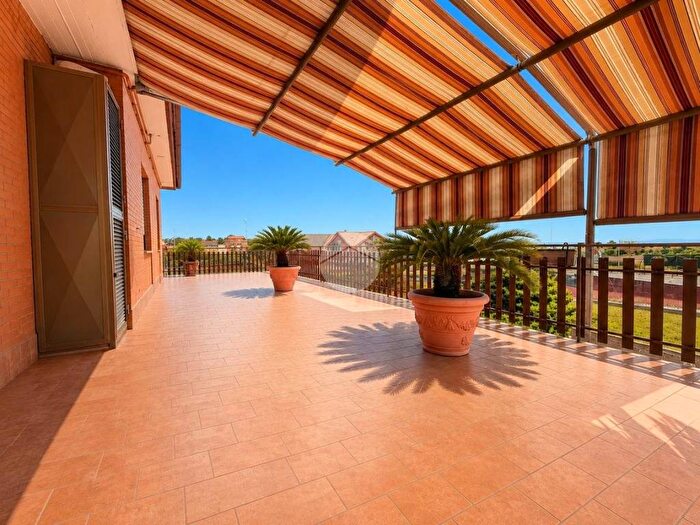 Appartamento trilocale in affitto in Via Andria, Borghesiana, Roma