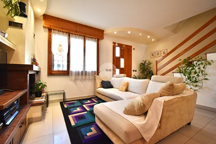 Casa trilocale in vendita in Via S Bartolo, Santarcangelo Di Romagna