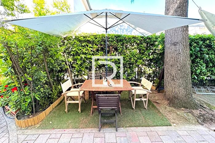 Casa con 7 locali in vendita in Via Leonardo da Vinci Cesenatico, Cesenatico