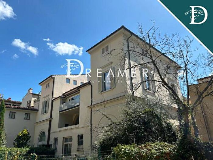 Appartamento con 6 locali in vendita in Via della Chiesa, Firenze