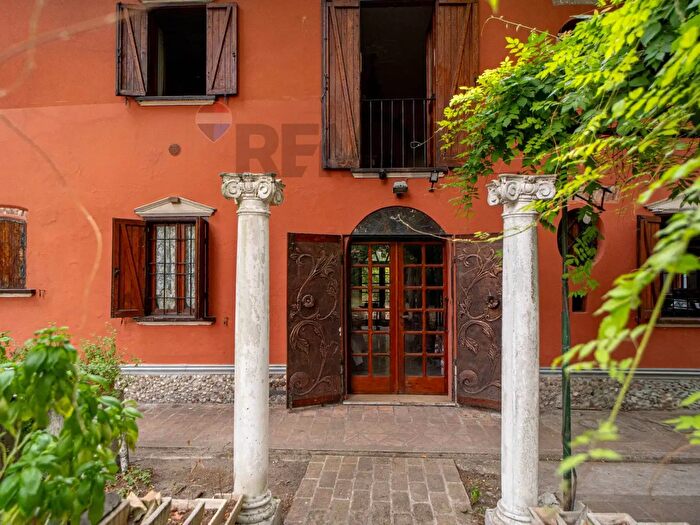 Casa con 5 locali in vendita in Via Fratelli Cervi, Reggio nell'Emilia