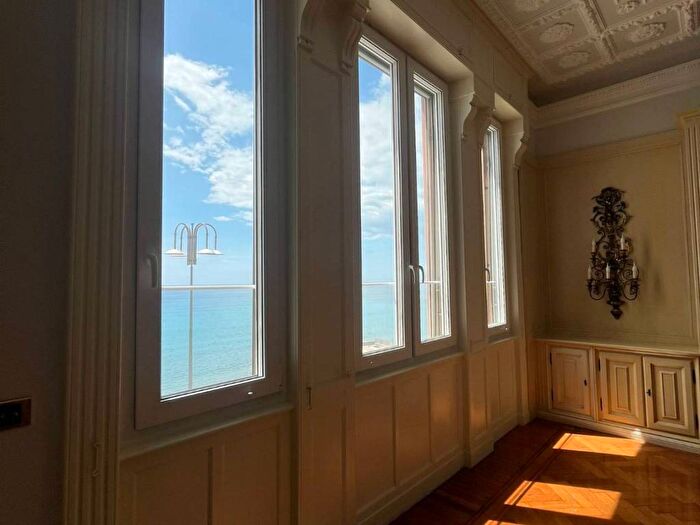 Appartamento con 6 locali in affitto in Corso Italia, Albaro, Genova