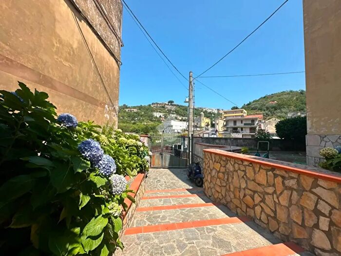 Appartamento con 5 locali in vendita in Via Roma, Casola Di Napoli