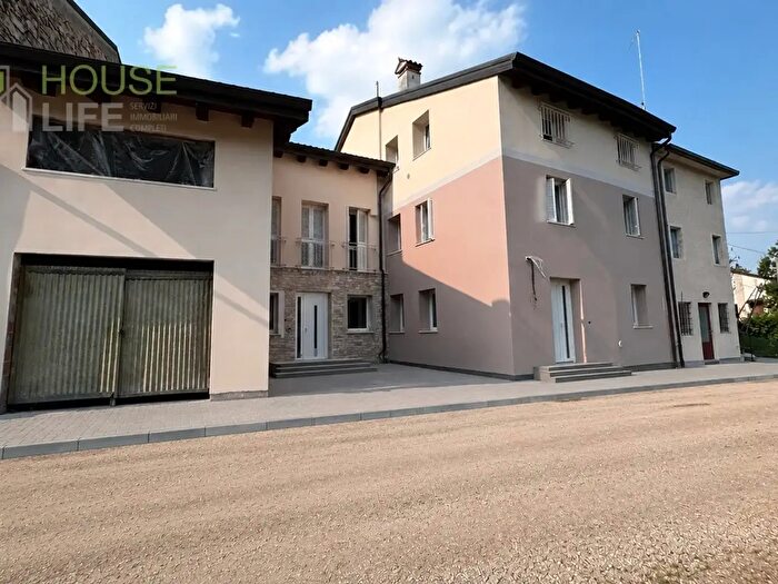 Casa trilocale in vendita in Via Pianezza, Schio