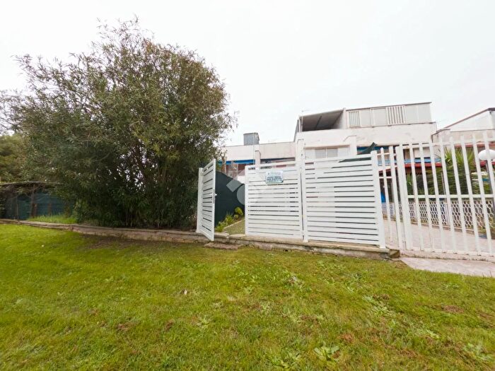 Appartamento trilocale in vendita in Via Scirocco, Manfredonia