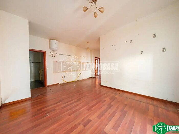 Appartamento bilocale in vendita in Via Roma, Arona