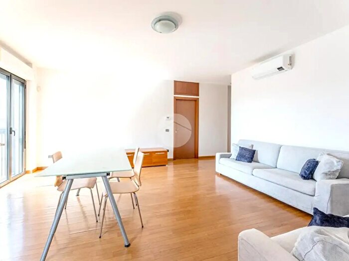 Appartamento trilocale in vendita in Via Vincenzo Lancetti, Milano