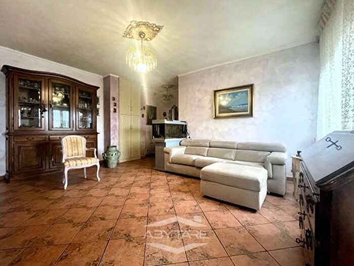 Appartamento quadrilocale in vendita in Strada del Pesco, Moncalieri