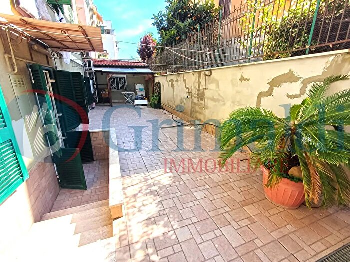 Appartamento quadrilocale in vendita in Via degli Amaranti, Roma