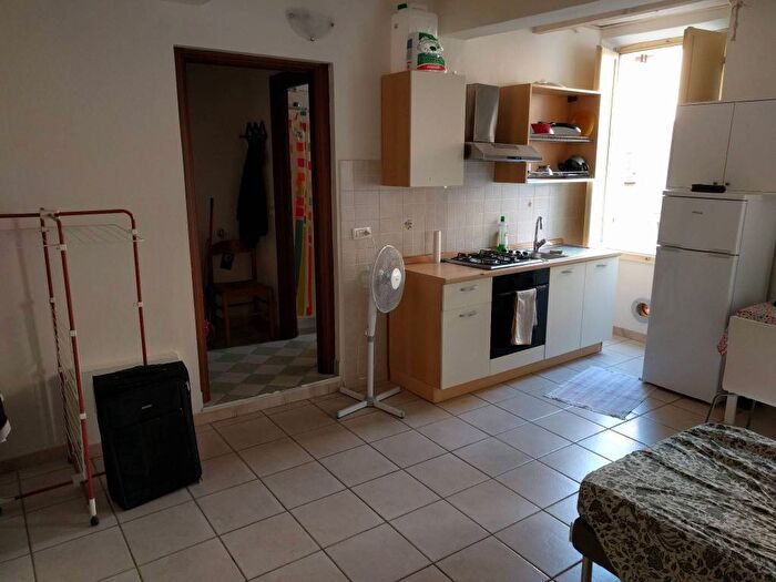 Appartamento monolocale in affitto in Via della Volta, Centro Storico, Reggio Emilia