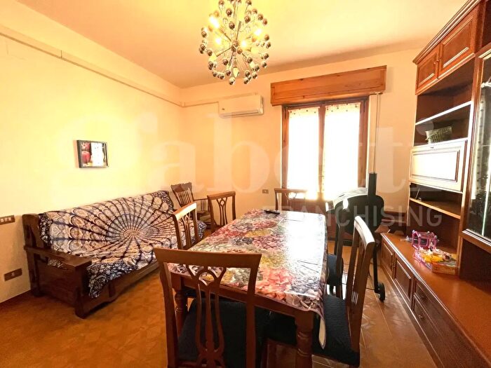 Appartamento quadrilocale in vendita in Via Liguria, Follonica