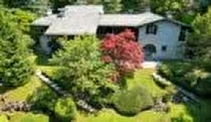 Casa con 11 locali in vendita in Castione Della Presolana