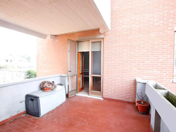 Appartamento con 7 locali in vendita in Collesalvetti