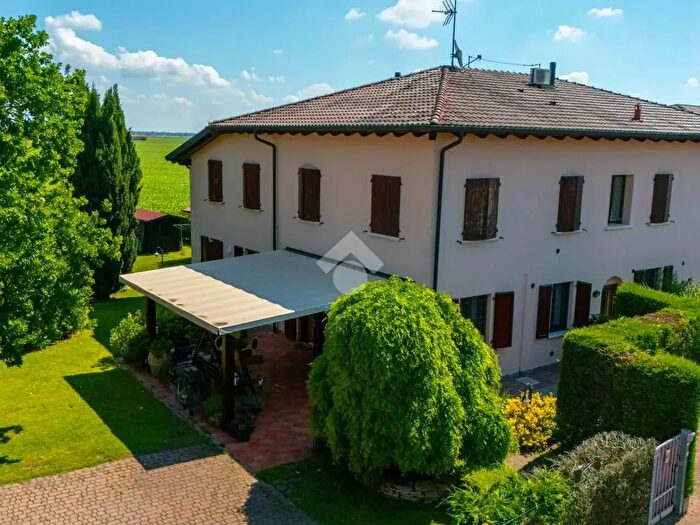 Appartamento trilocale in vendita in Via Savena Vecchia, Baricella