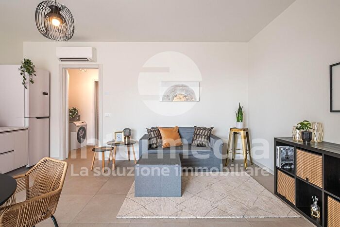 Appartamento trilocale in vendita in Via Baldi, Adrara San Martino