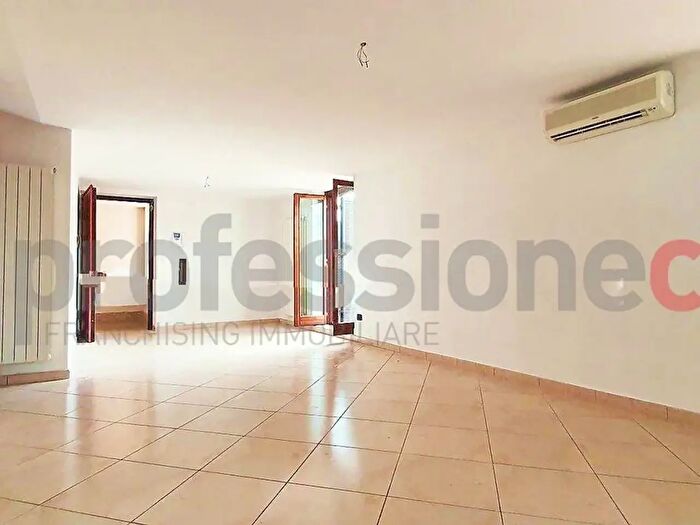 Appartamento trilocale in vendita in Via Casilina Sud, Piedimonte San Germano