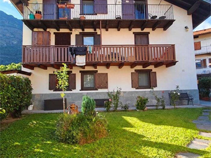Appartamento trilocale in vendita in Frazione Plout, Montjovet