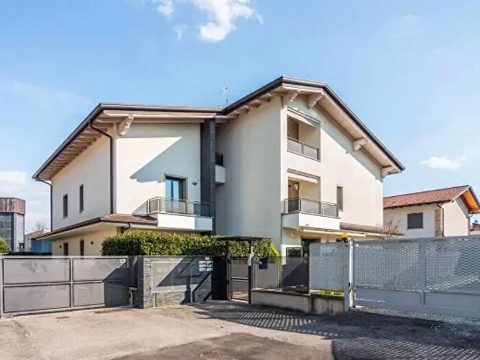 Appartamento quadrilocale in vendita in Via Amilcare Ponchielli, Giussano