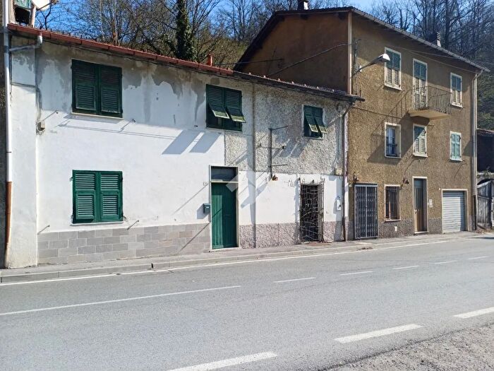 Appartamento con 7 locali in vendita in Via Montegrappa, Ronco Scrivia