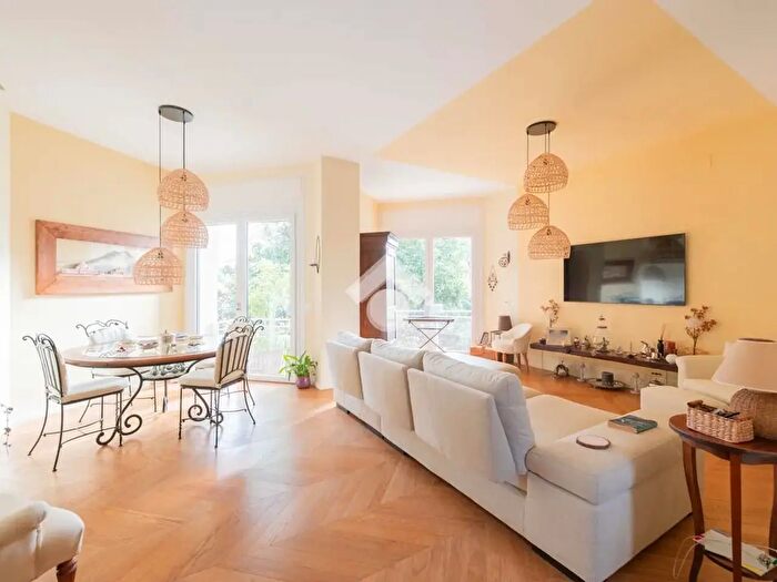 Appartamento quadrilocale in vendita in Via Massimi, Roma