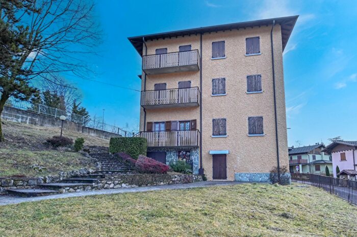 Appartamento bilocale in vendita in Corso Milano, Selvino