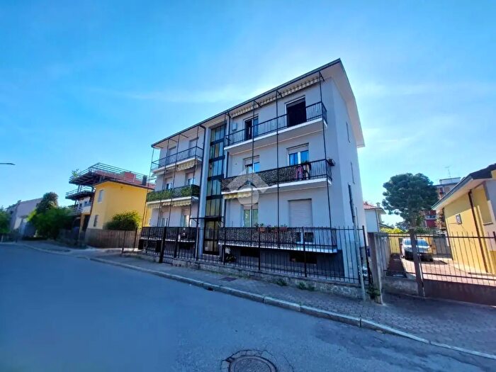 Appartamento trilocale in vendita in Via Saffi, Vittuone