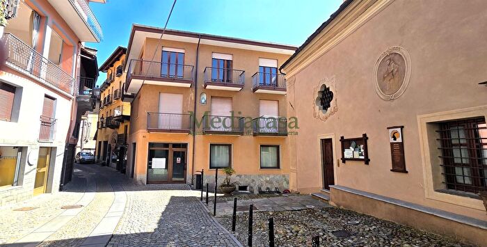 Appartamento con 7 locali in vendita in Via Roma, Locana