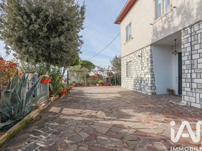 Casa con 8 locali in vendita in Via Monte Armato, Filottrano