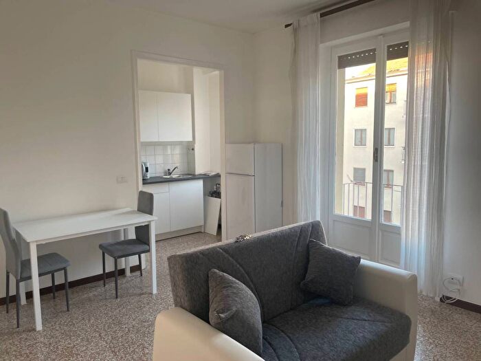 Appartamento bilocale in affitto in Via Luisa Battistotti Sassi, Argonne Corsica, Milano