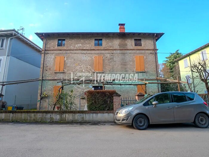 Casa con 8 locali in vendita in Via dellOratorio, Vignola