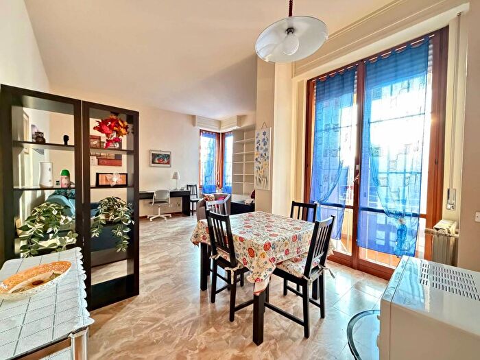 Appartamento monolocale in affitto in Via Lucerna, Inganni, Milano