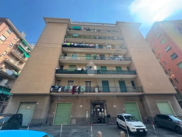 Appartamento bilocale in vendita in Salita Brasile, Genova