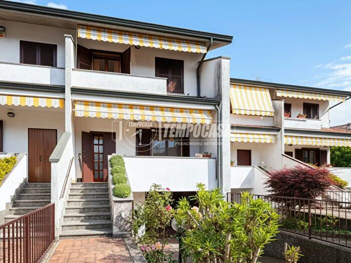 Casa quadrilocale in vendita in Via Madre Cabrini, Paullo