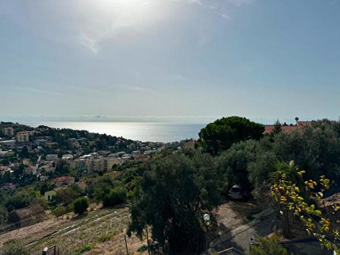 Appartamento trilocale in vendita in Strada San Lorenzo, Sanremo