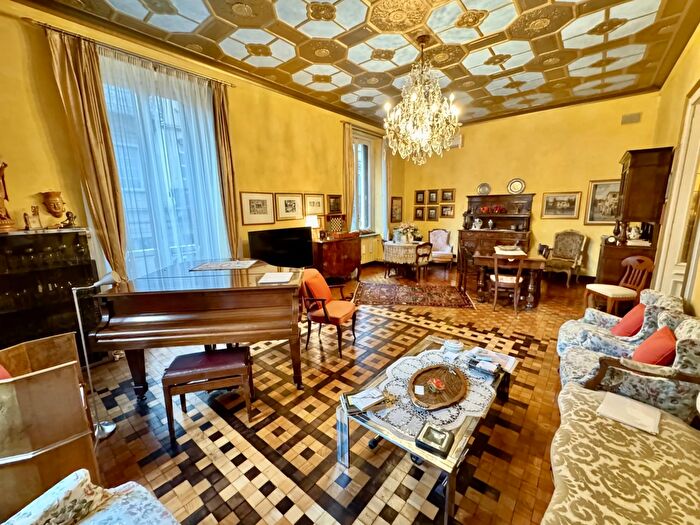 Appartamento con 8 locali in vendita in Via San Secondo San Secondo Circoscrizione Torino Piemonte Italia, Torino