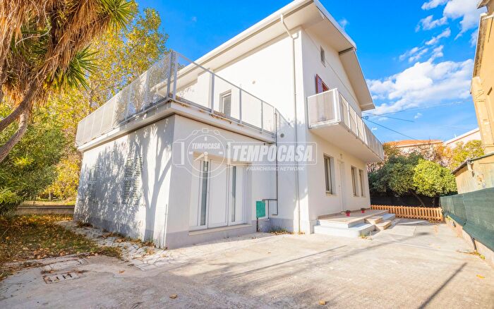 Casa con 5 locali in vendita in Via Vincenzo Gioberti, Senigallia