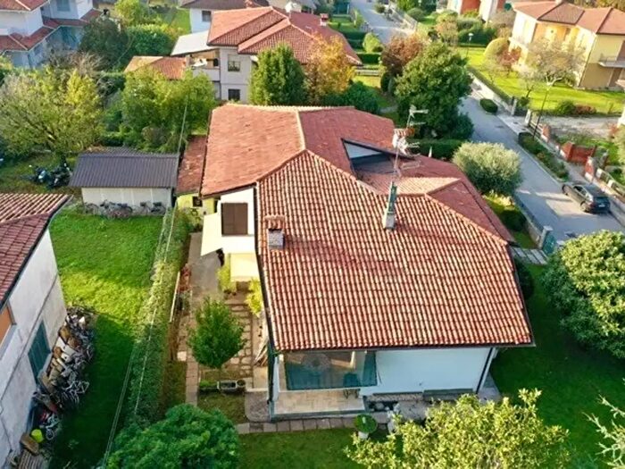 Casa con 5 locali in vendita in Via Giovanni XXIII, Prevalle
