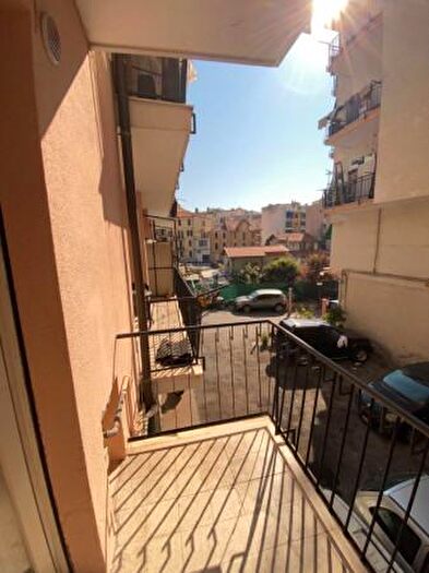 Appartamento bilocale in vendita in Via Zeffiro Massa, Sanremo